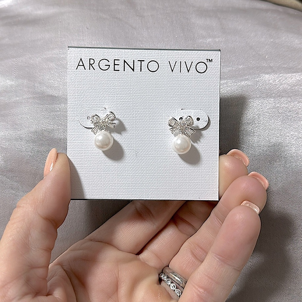 ARGENTO Vivo baguette bows and pearl earrings